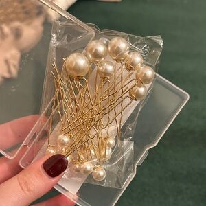 Elegant Gold and Pearl Hair Clips
